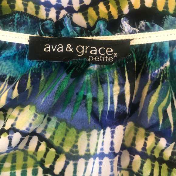 Ava and Grace Women’s Petite Large Short Puffed Sleeve Knit Top - Picture 7 of 12